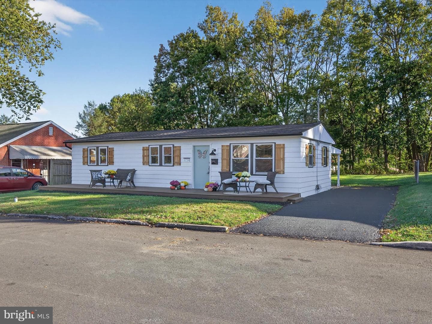 1758 Quarry Drive photo 3
