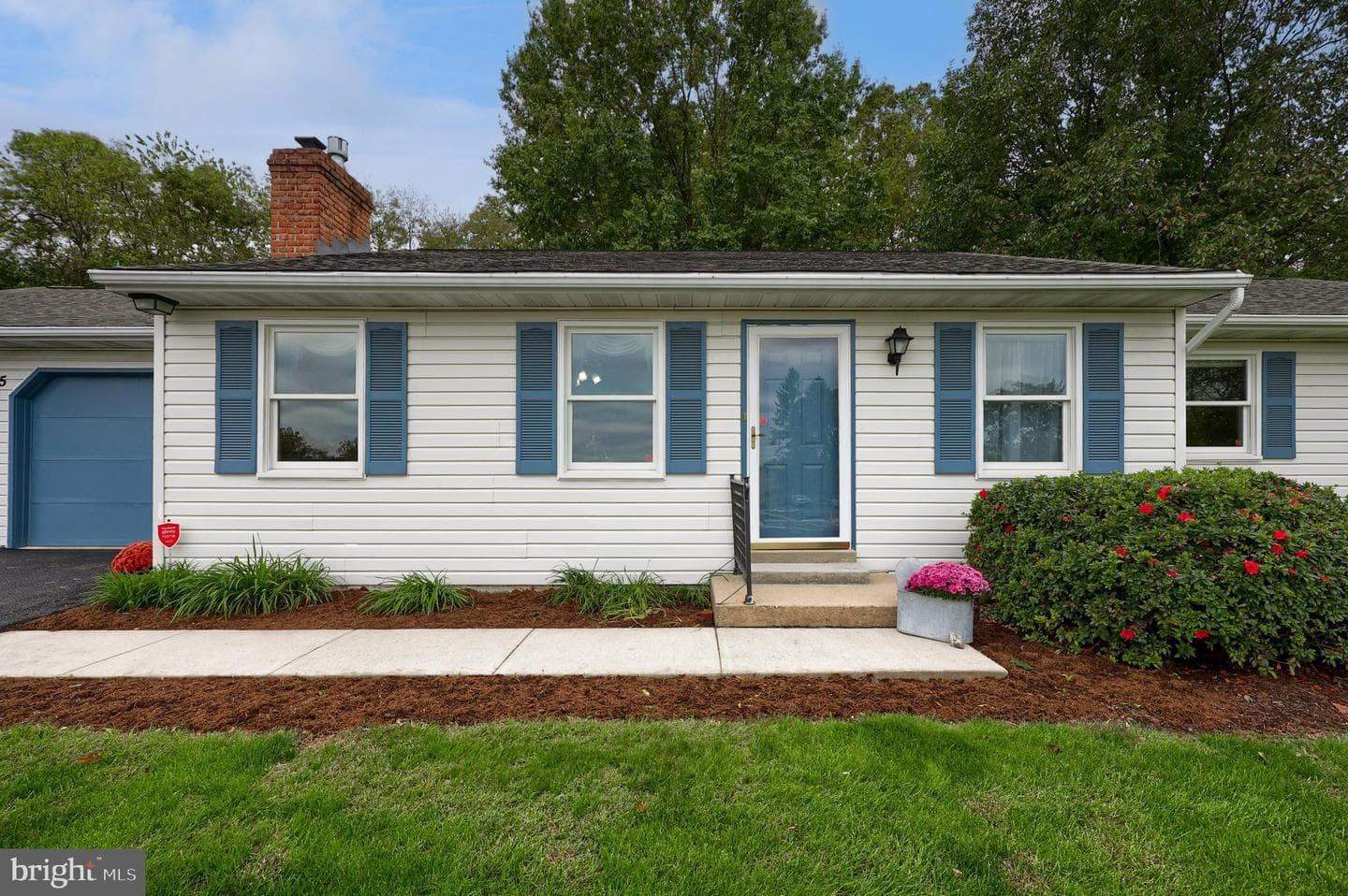 2435 Honeysuckle Lane, Lancaster
