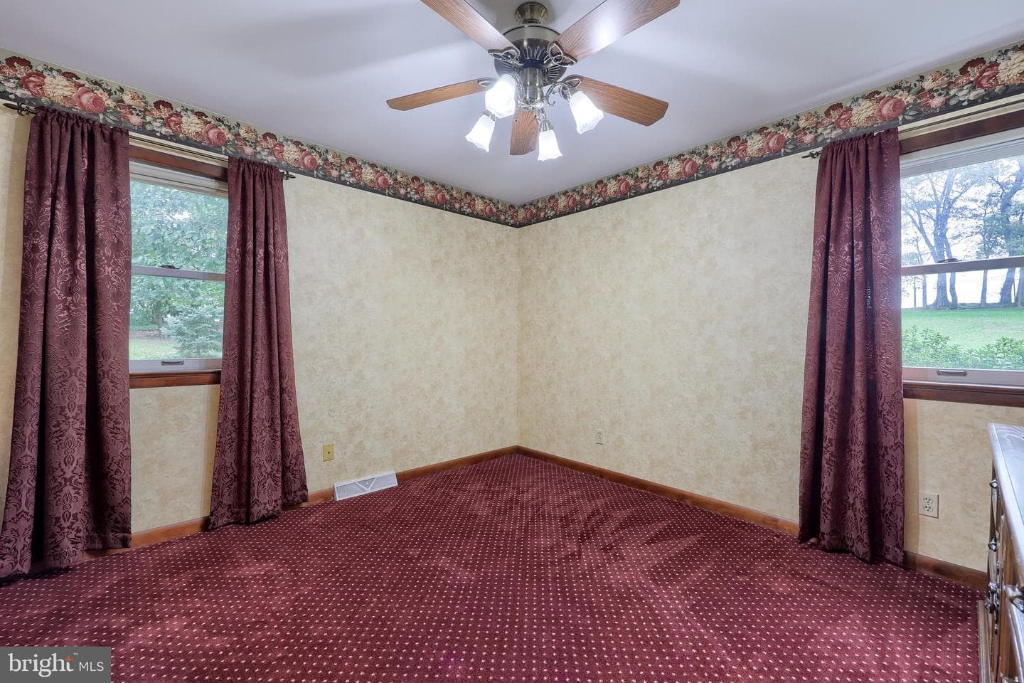2435 Honeysuckle Lane photo 24