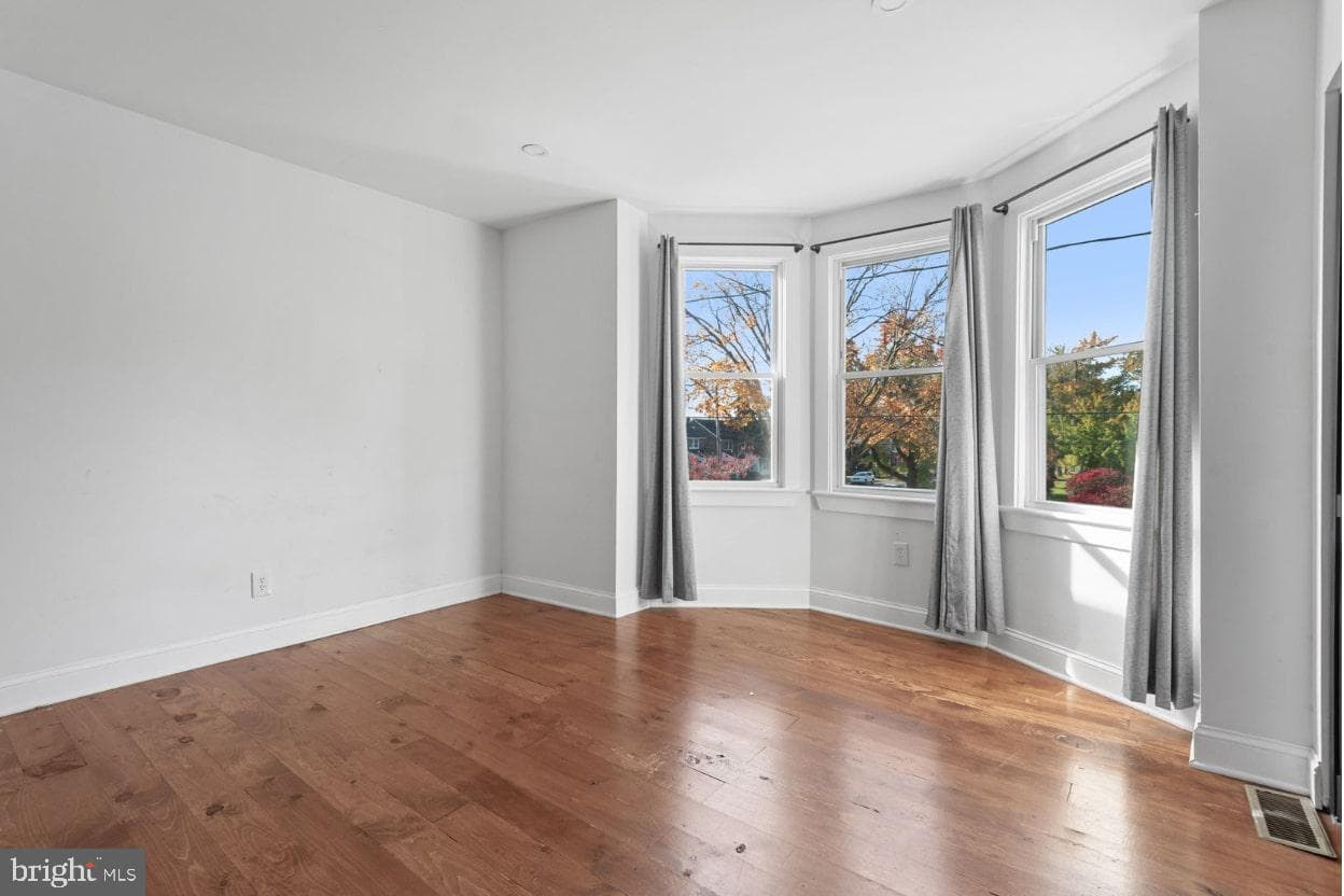 1103 Frances Avenue photo 13