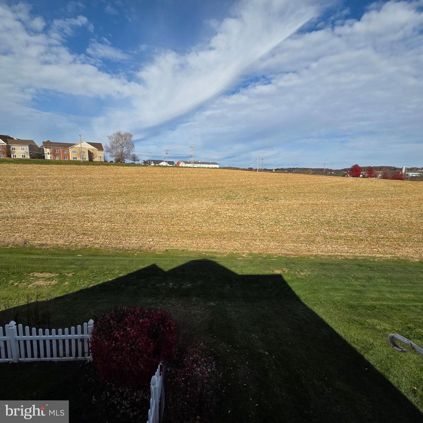 854 Cambridge Drive photo 32