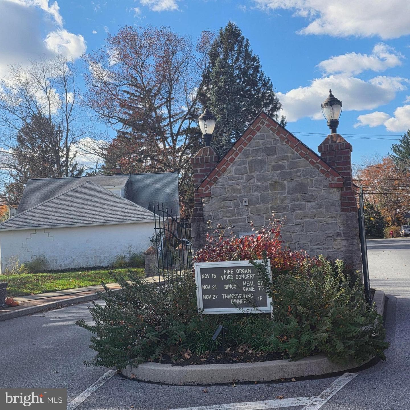 854 Cambridge Drive photo 47