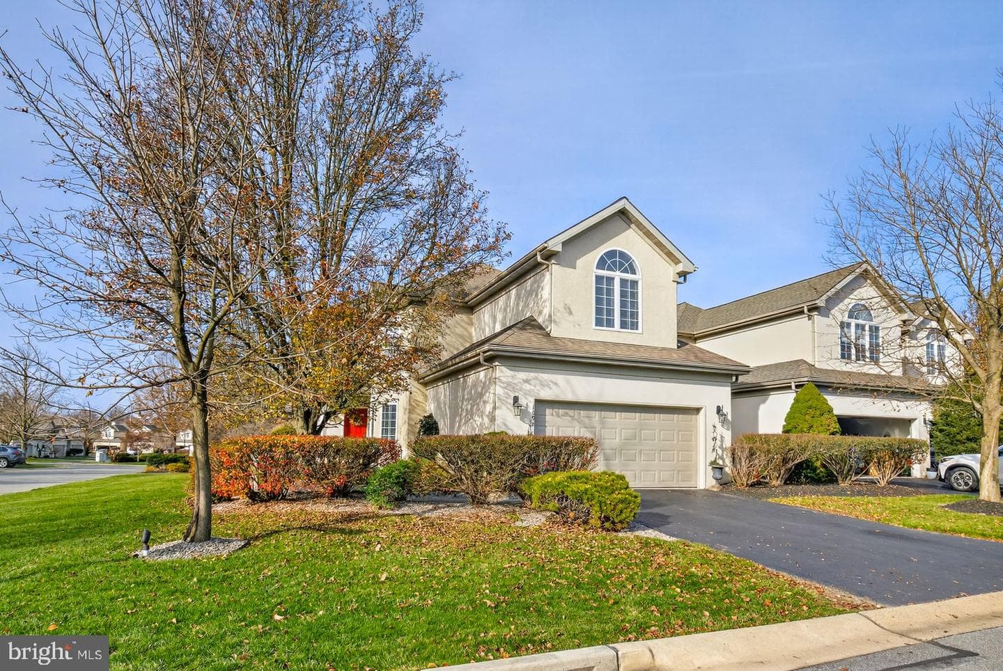 1098 Stillwood Circle photo 1