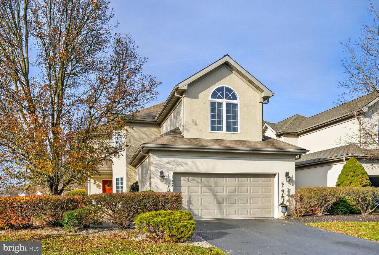 1098 Stillwood Circle photo 2