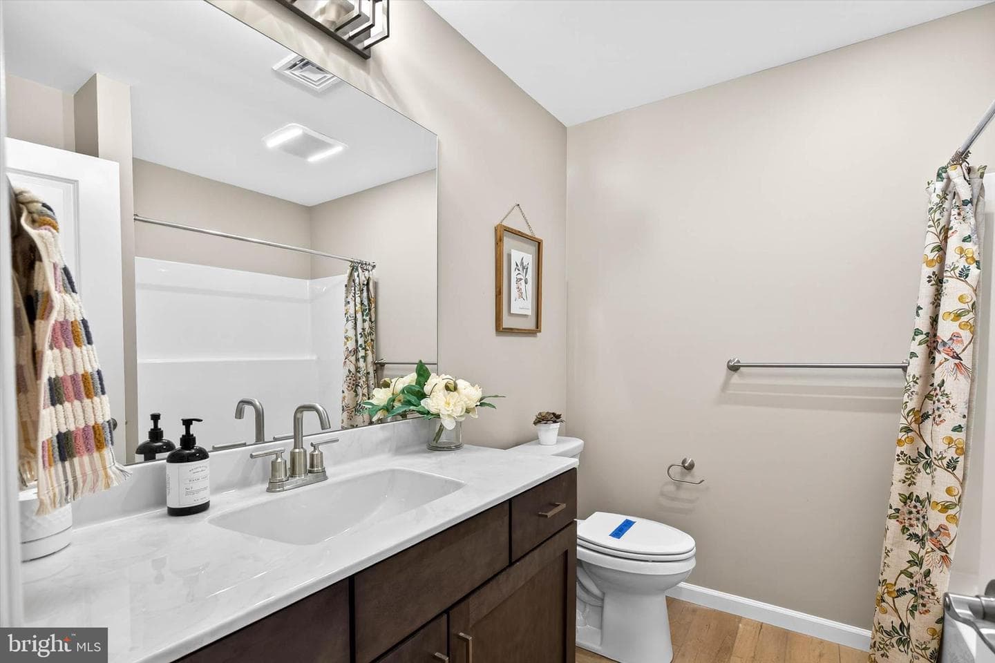122 Hillard Field photo 33