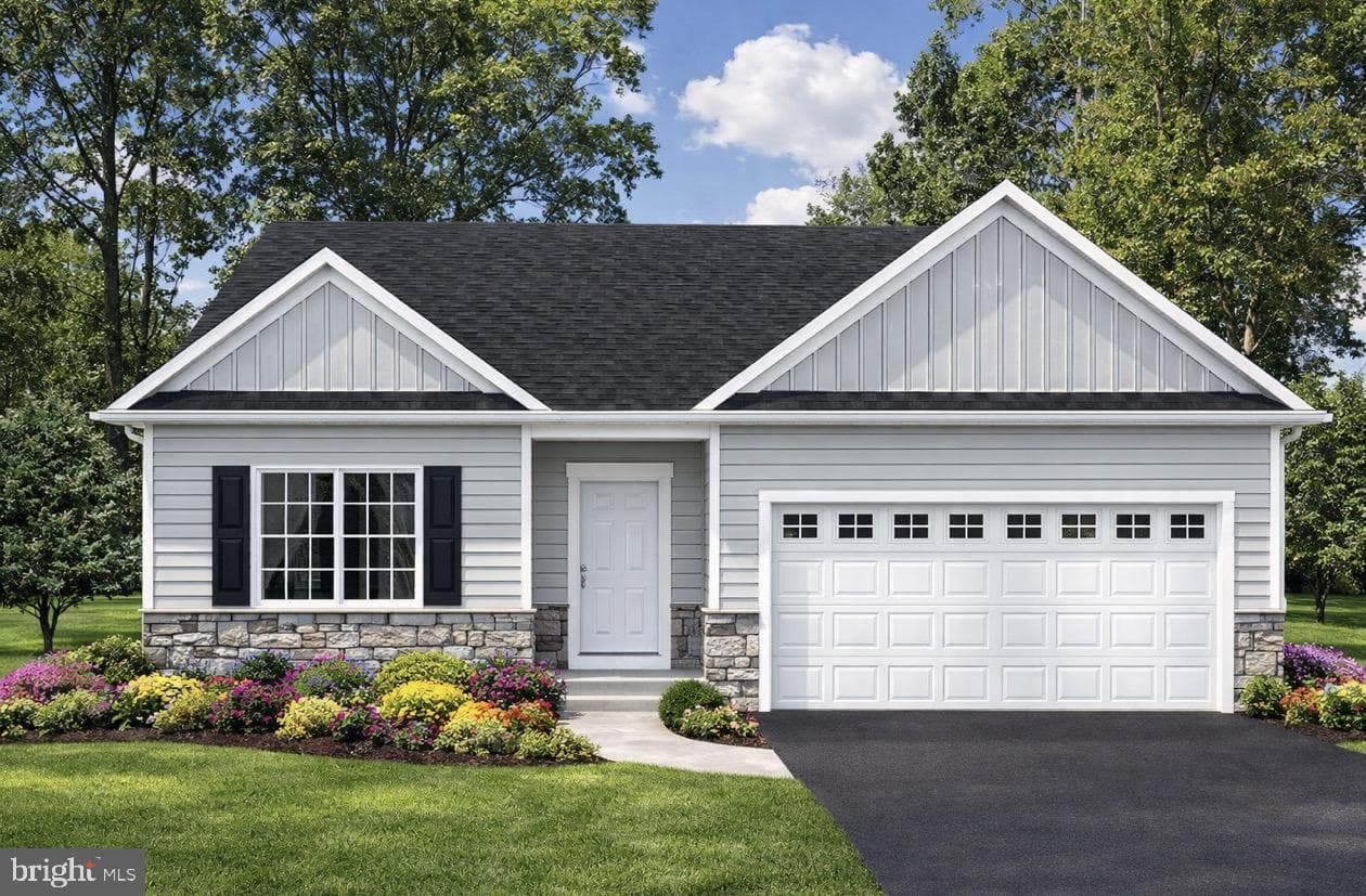 225 Pilgrim Drive, Lancaster