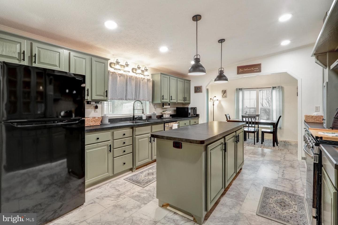 64 Ridgewood Manor photo 11