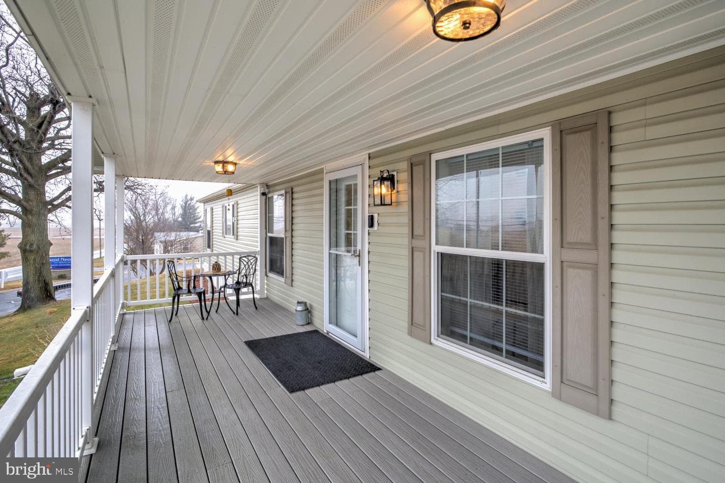 64 Ridgewood Manor photo 4