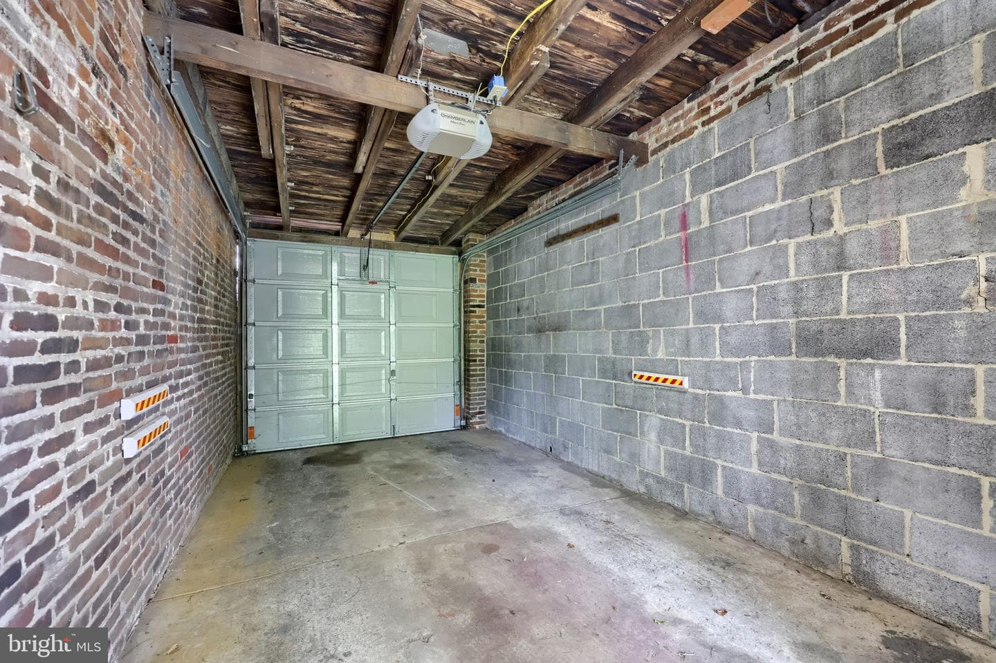 213 E Ross Street photo 11