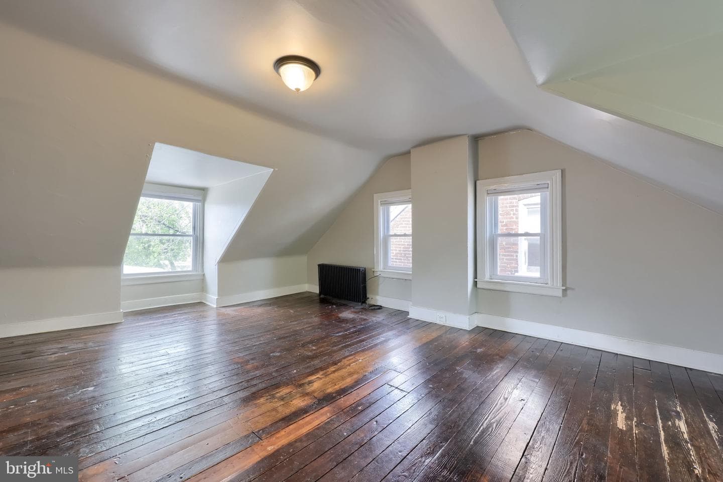 213 E Ross Street photo 39