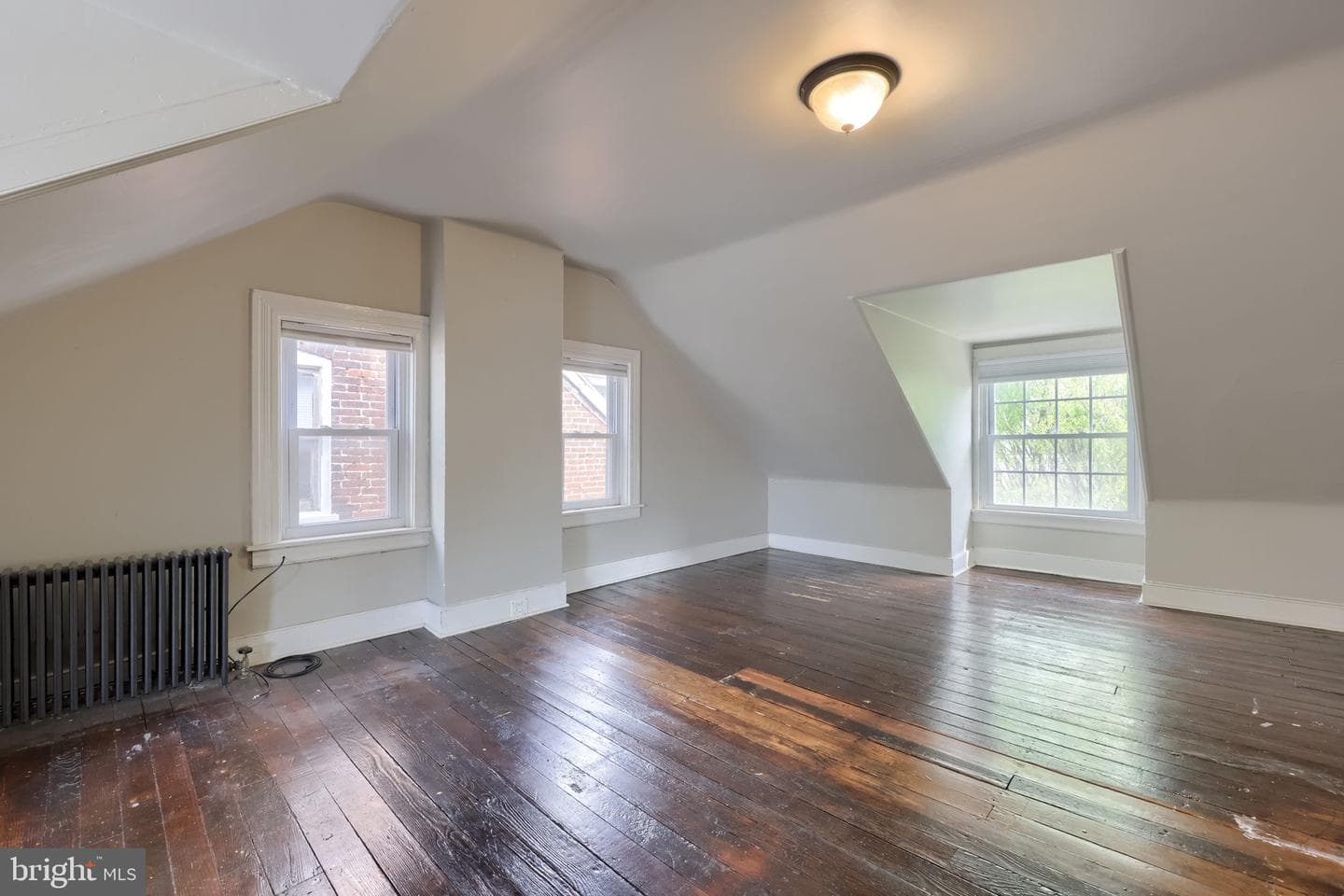 213 E Ross Street photo 40