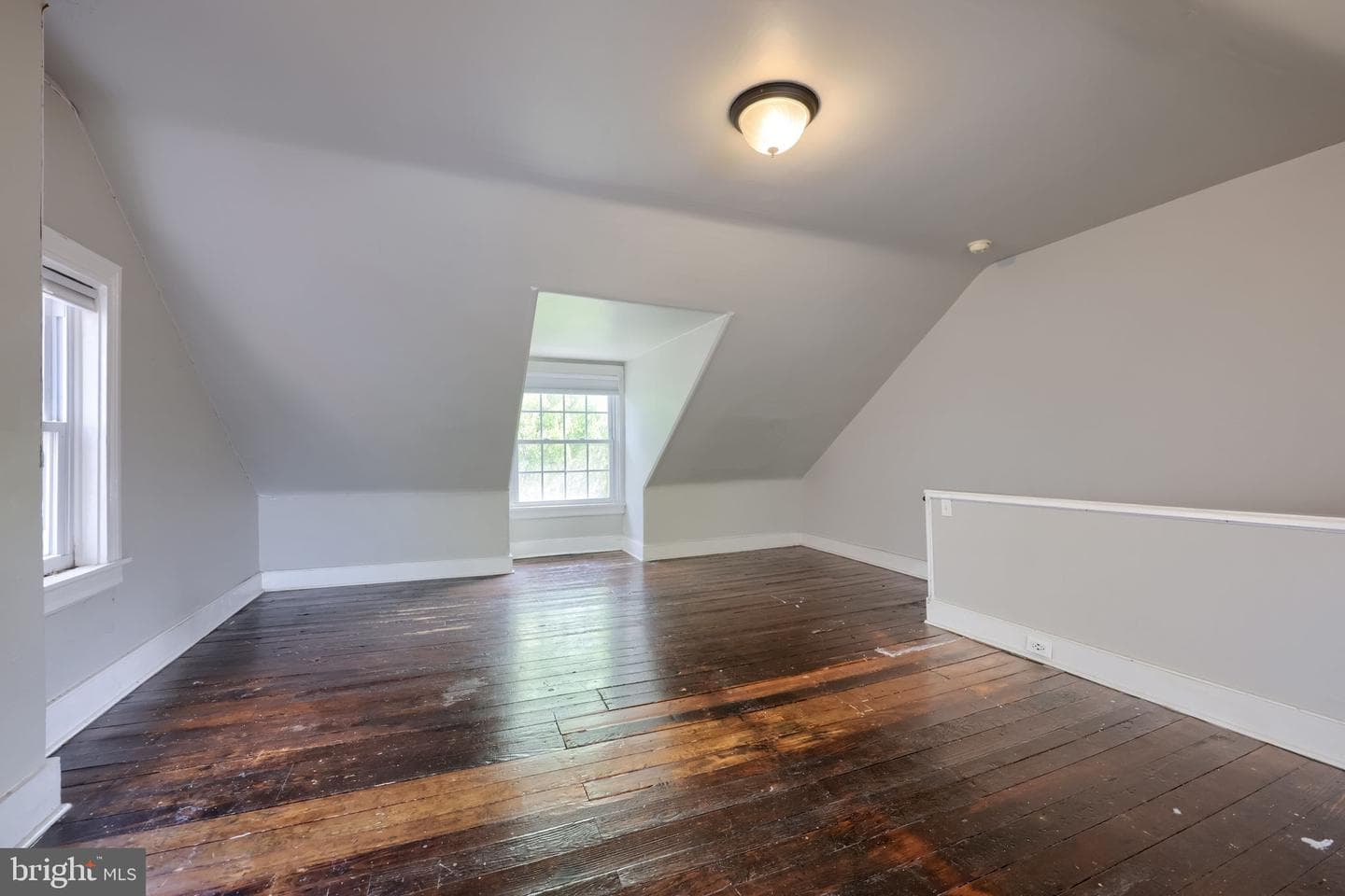 213 E Ross Street photo 41