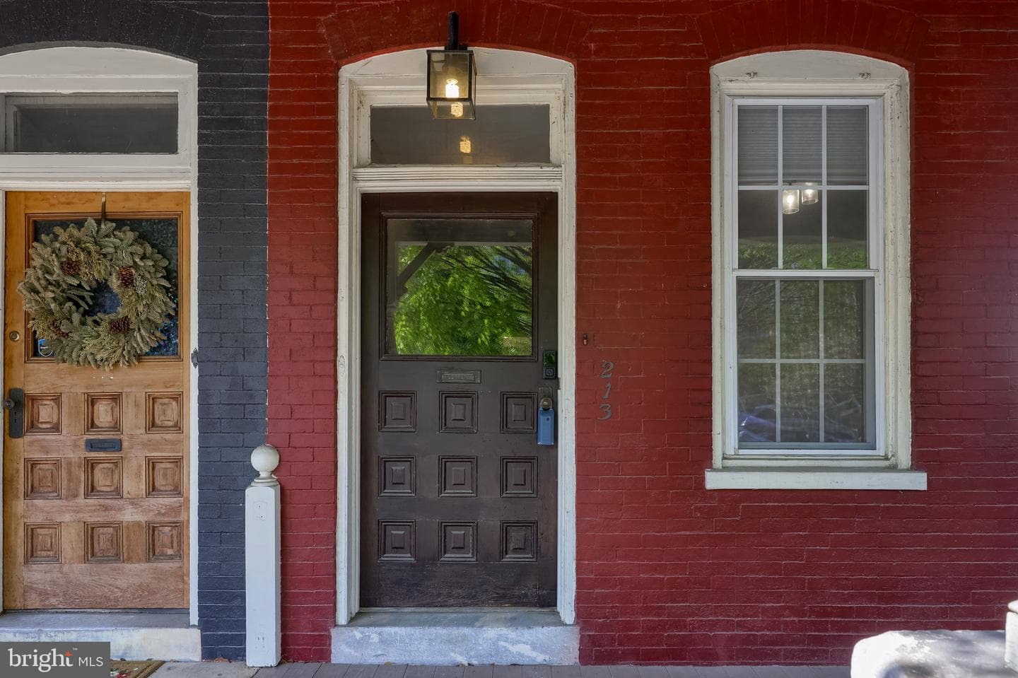 213 E Ross Street photo 5