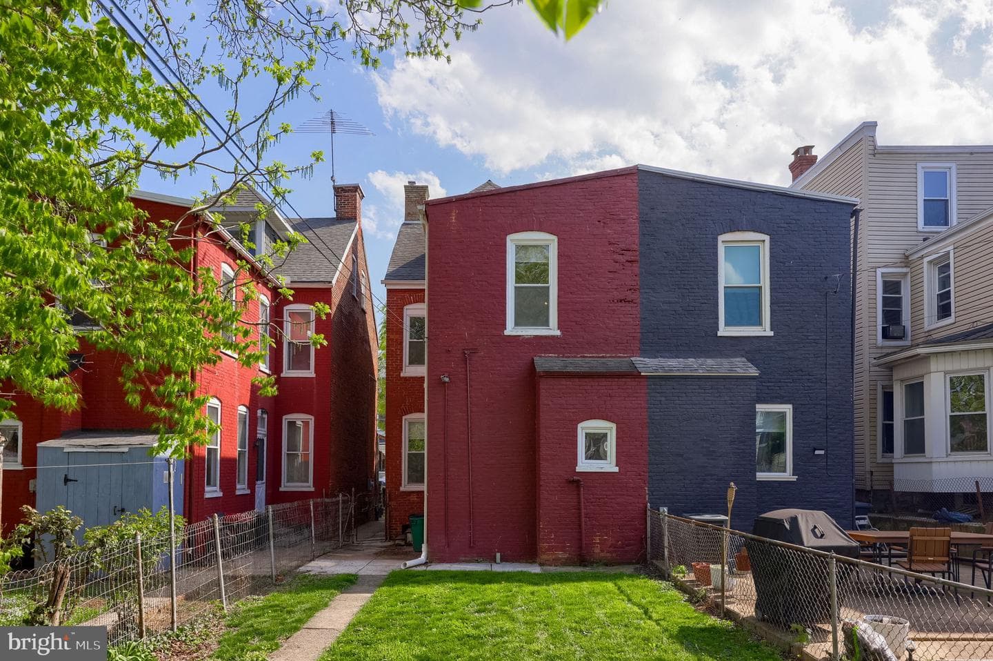 213 E Ross Street photo 7