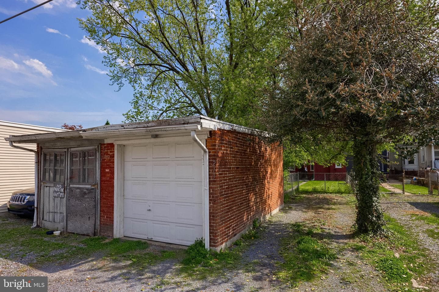 213 E Ross Street photo 9
