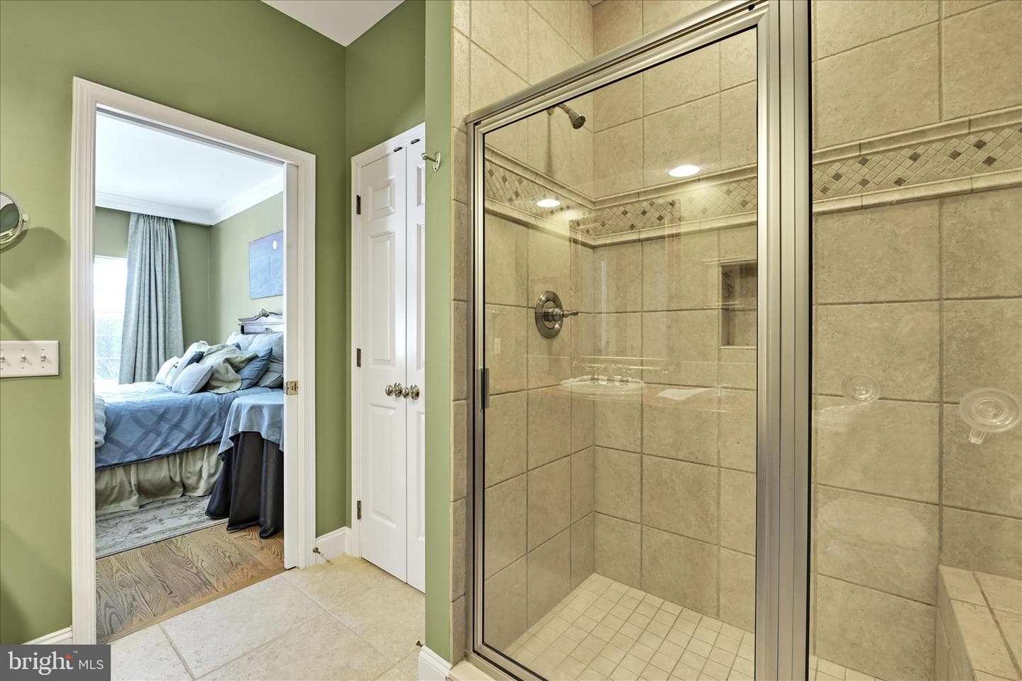 728 Woodfield Drive photo 25