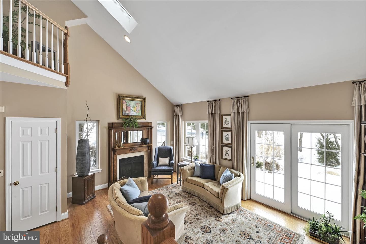 728 Woodfield Drive photo 6