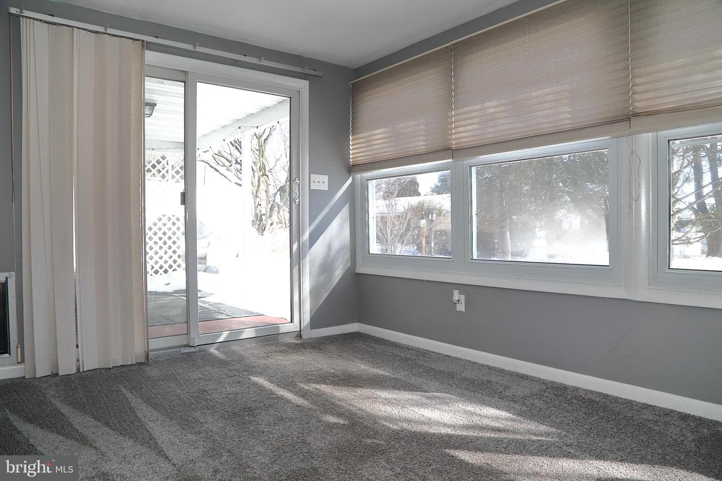326 E Charlotte Street photo 21