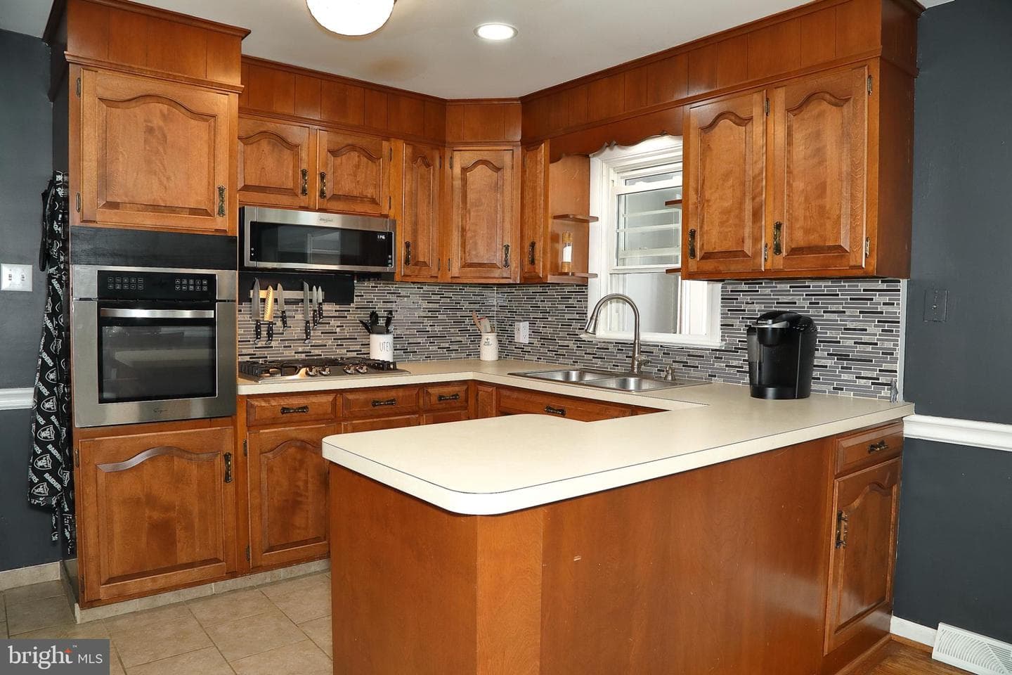 326 E Charlotte Street photo 28