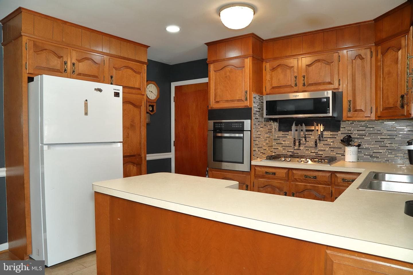 326 E Charlotte Street photo 29