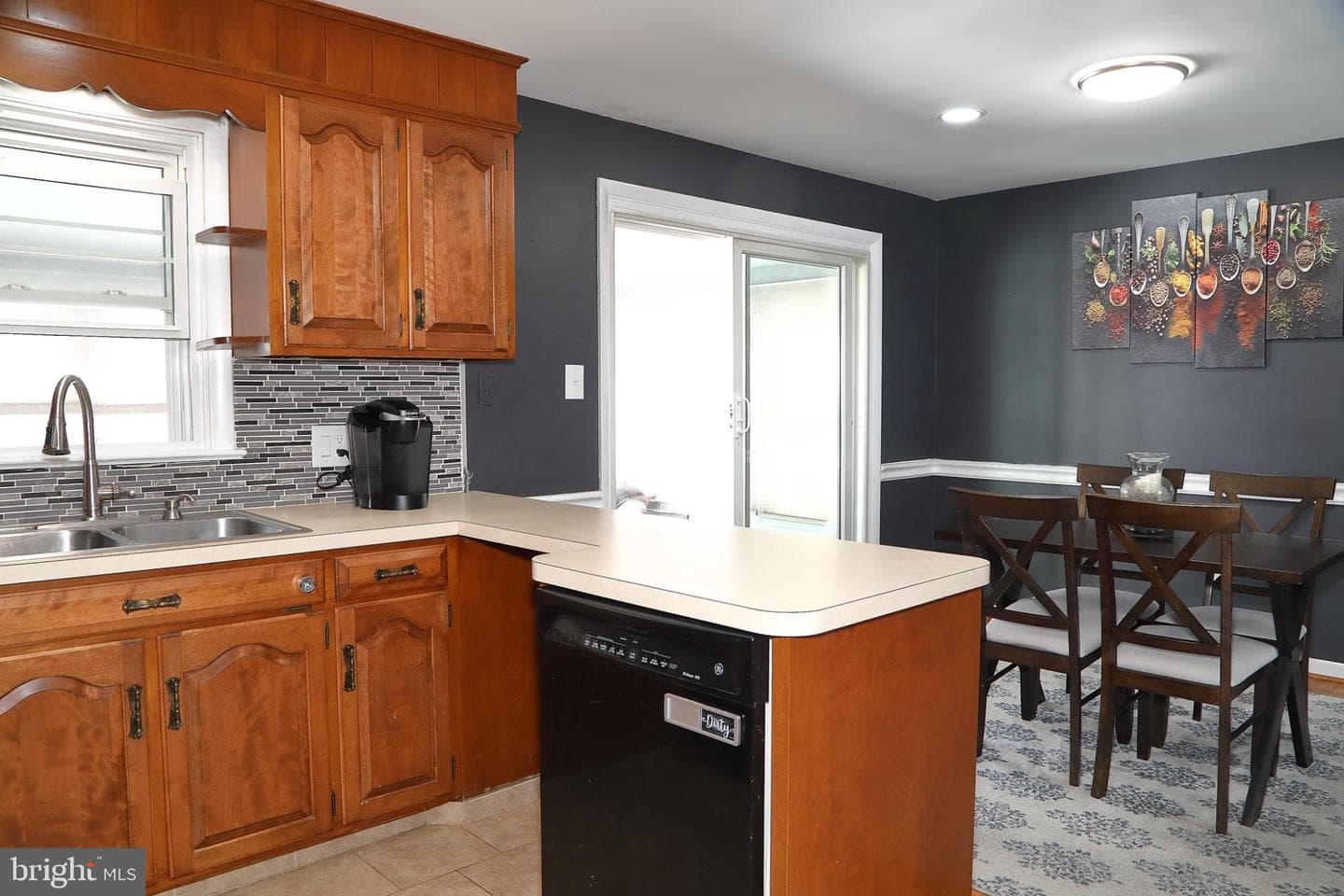 326 E Charlotte Street photo 30