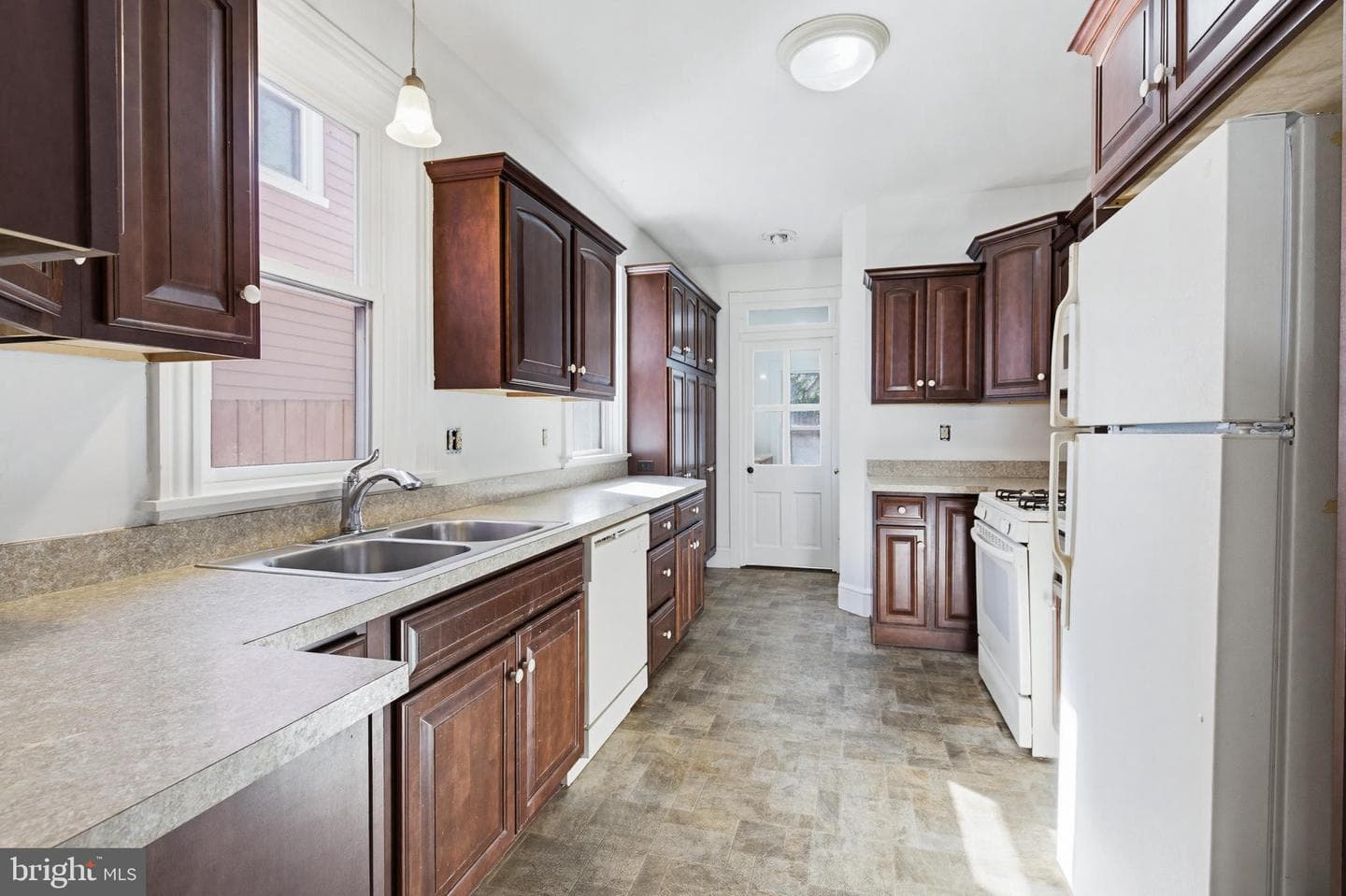 544 N Mary Street photo 10