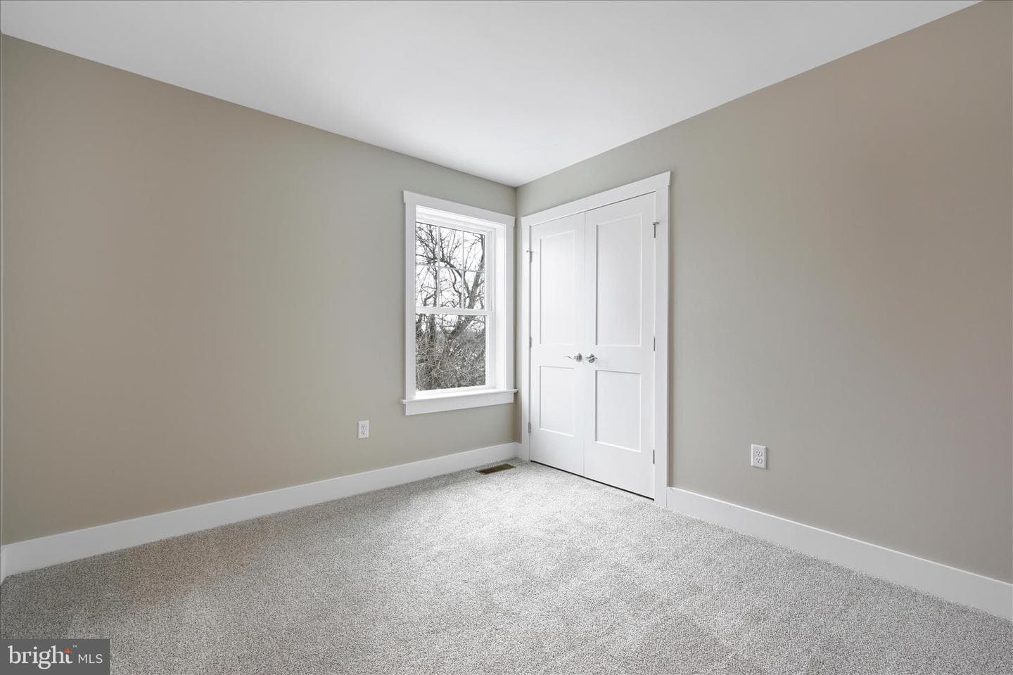 256 Pilgrim Drive photo 22