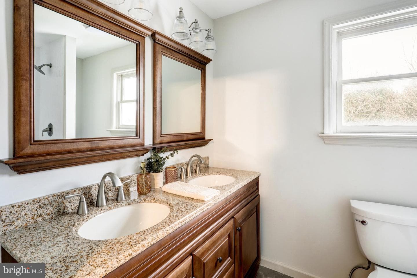 152 Kings Gate Drive photo 33