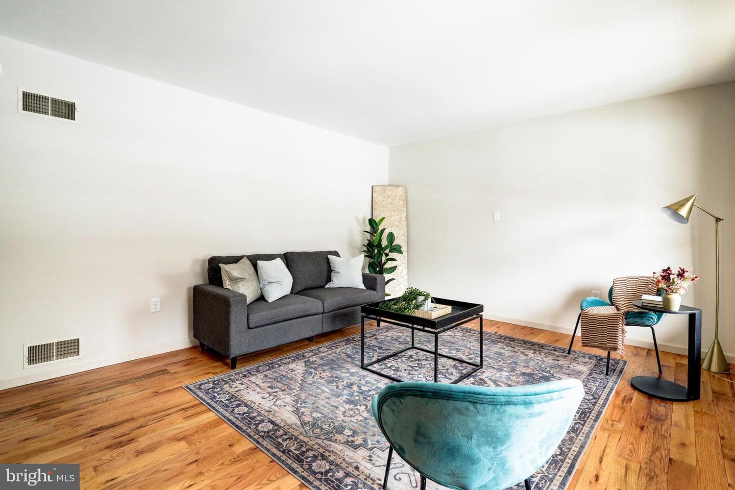 152 Kings Gate Drive photo 4