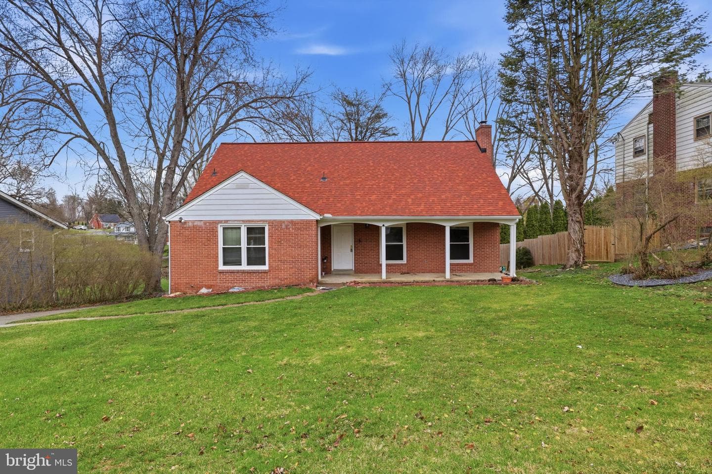 1529 Springside Drive photo 2