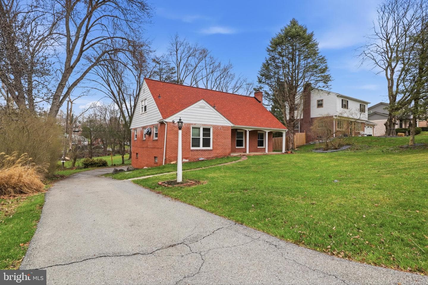 1529 Springside Drive photo 3