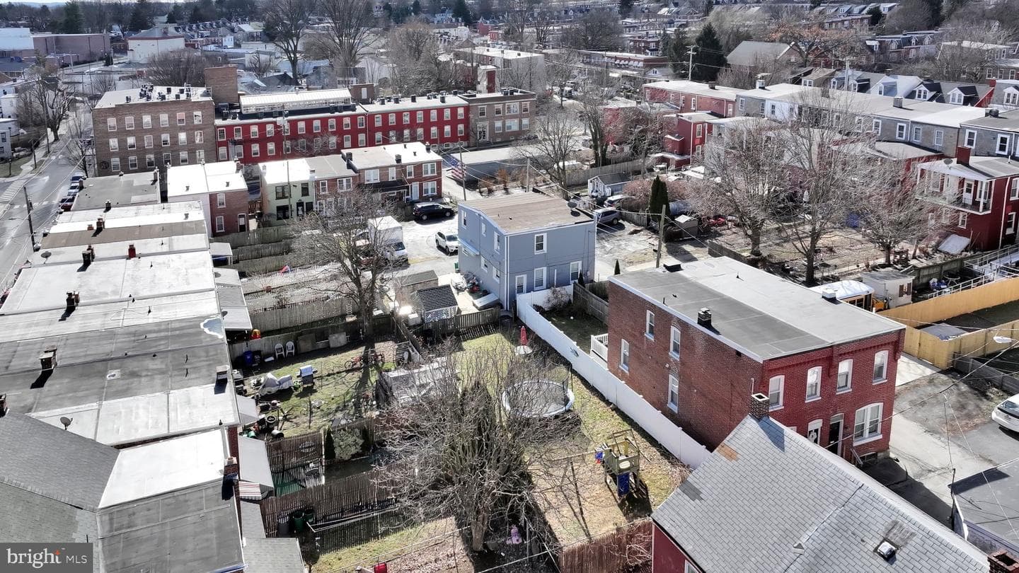 132 Reo Avenue photo 37