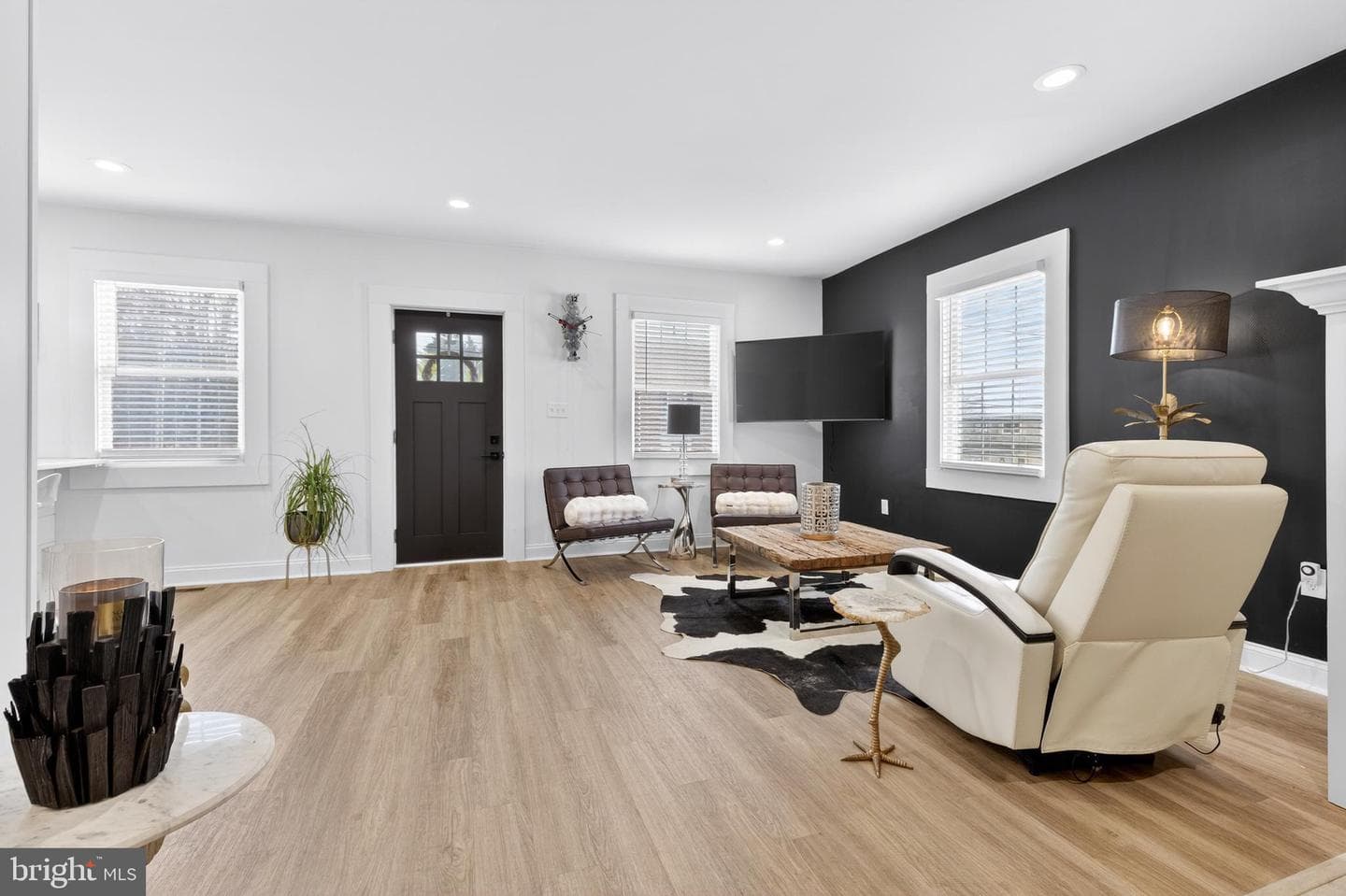 1529 Village Road photo 15