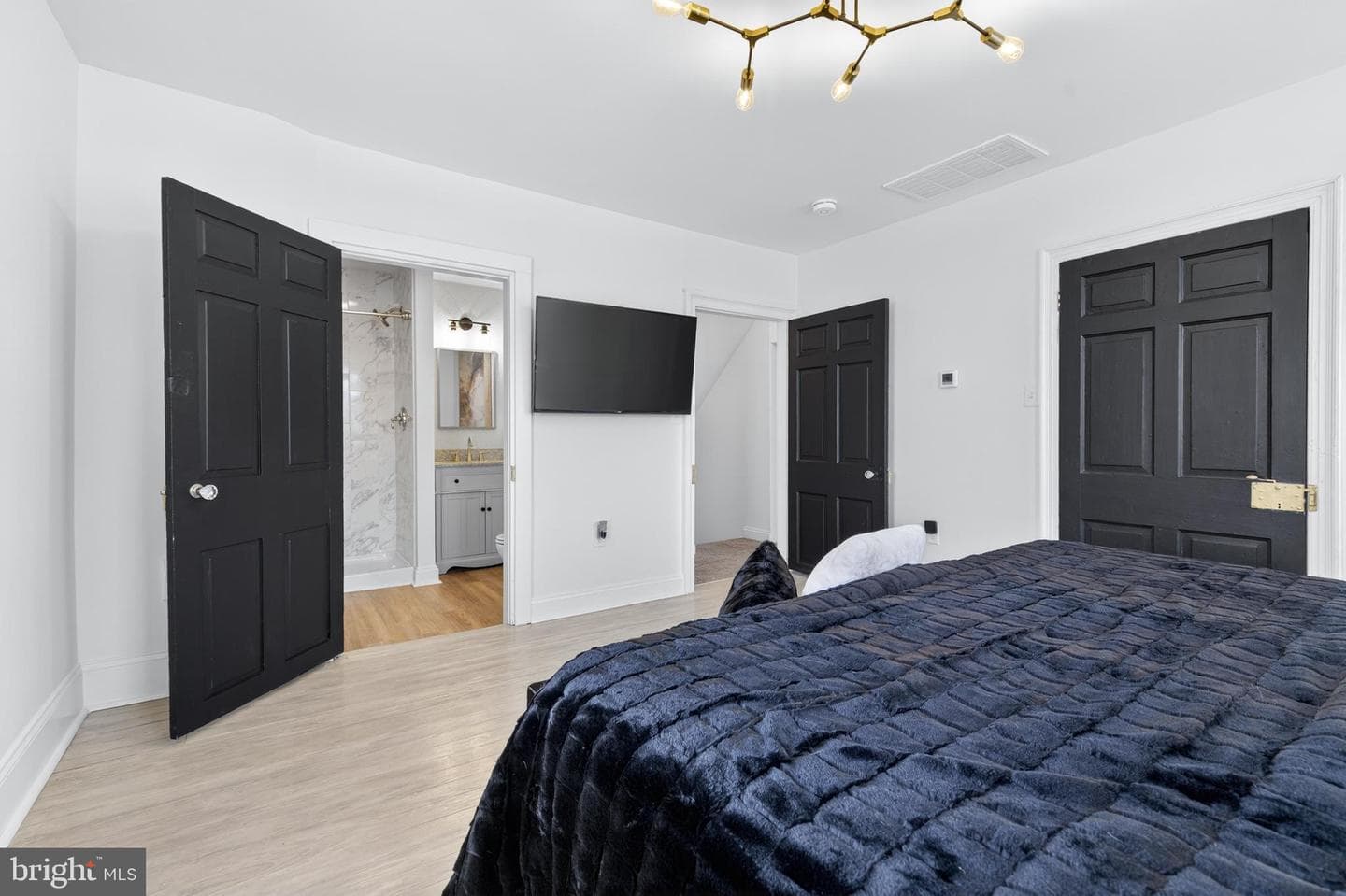 1529 Village Road photo 19