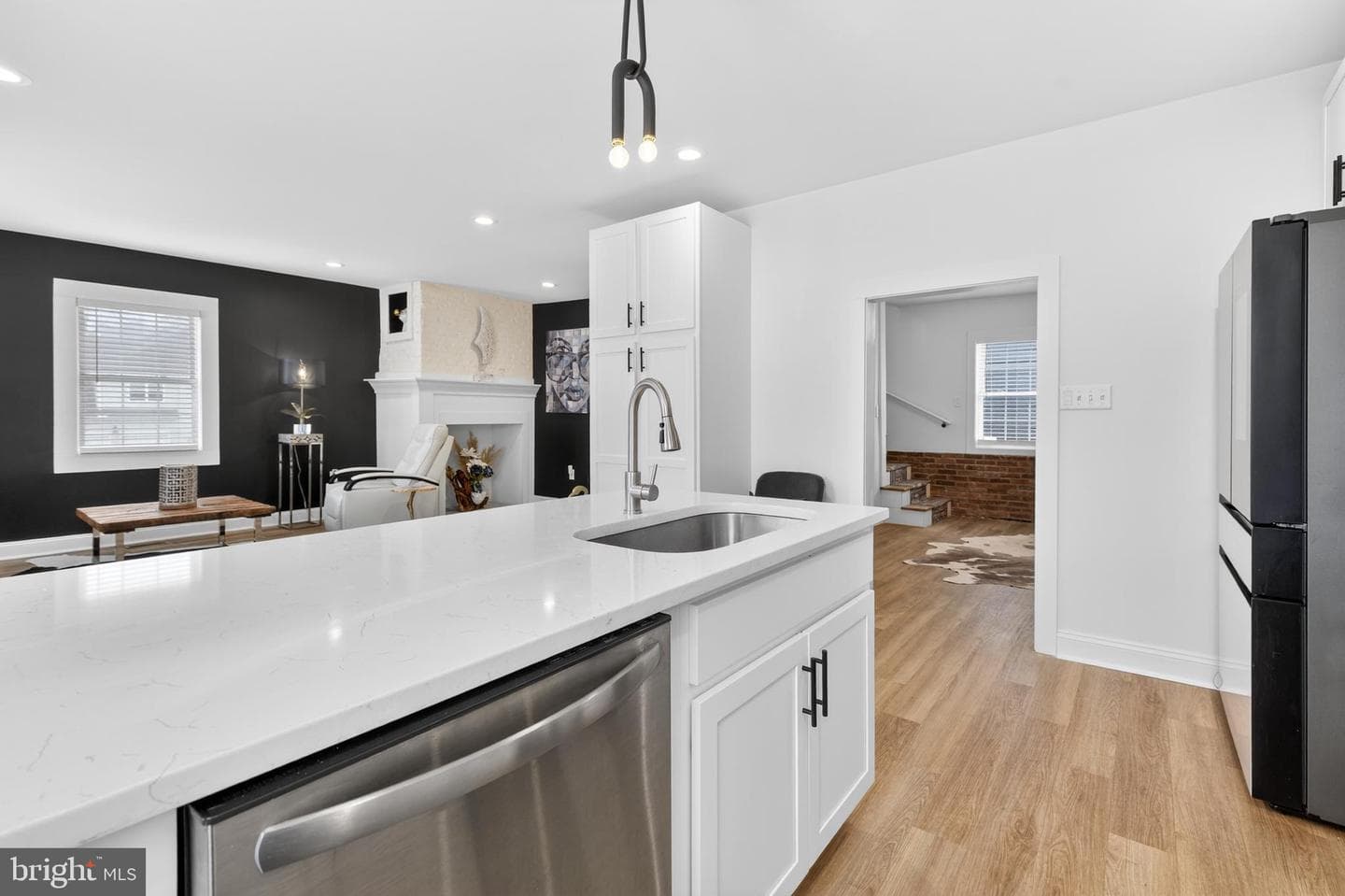 1529 Village Road photo 7