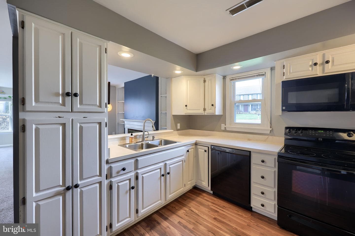 100 Pepperton Court photo 18