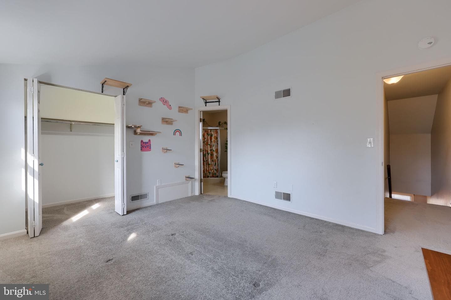 100 Pepperton Court photo 28