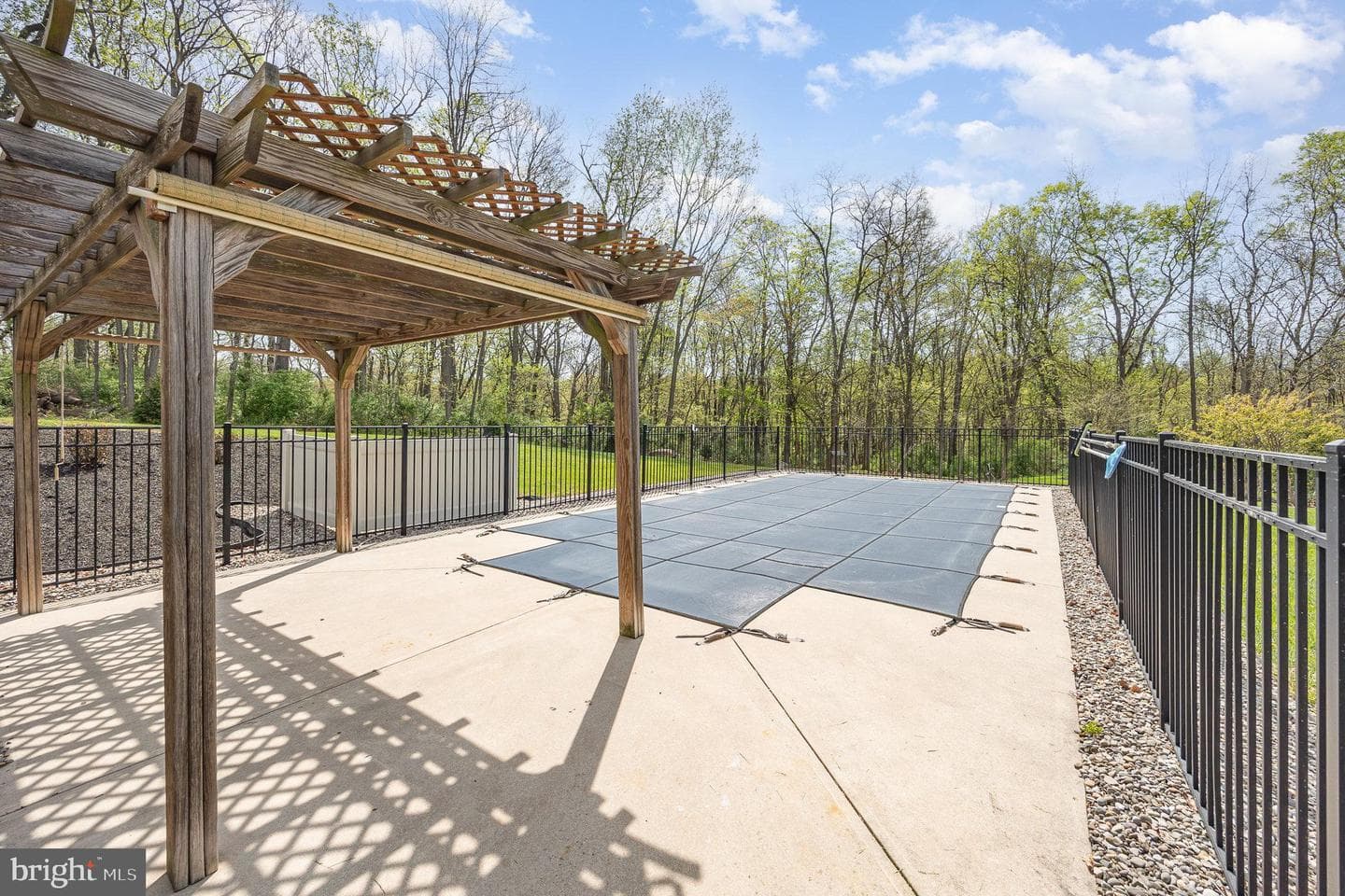 115 Monument Drive photo 33