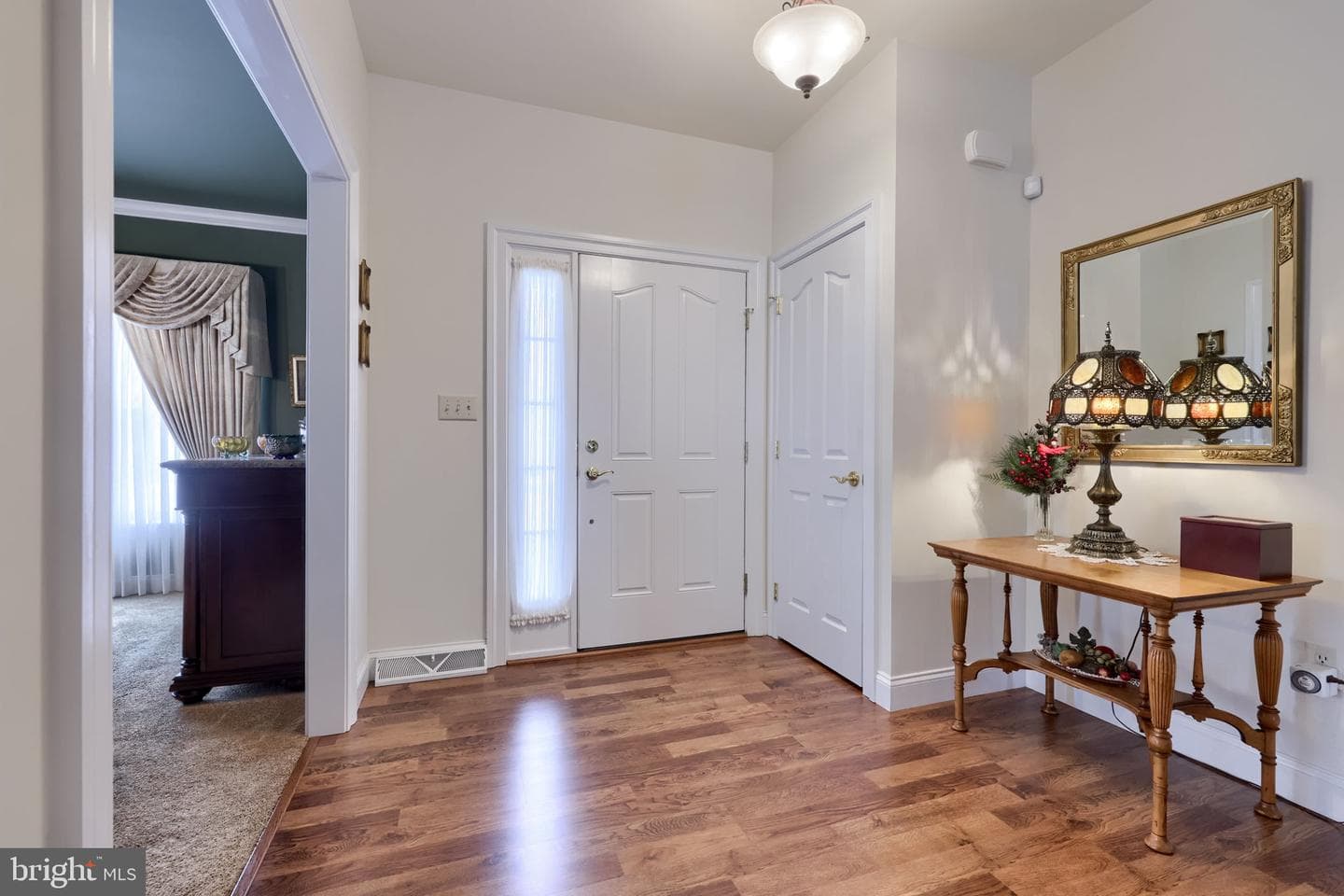 900 Cambridge Drive photo 10