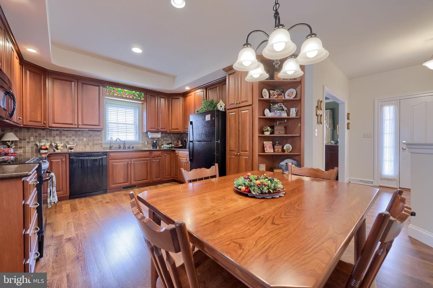 900 Cambridge Drive photo 18