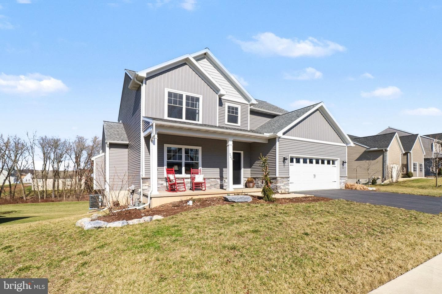 220 Pebble Drive photo 2