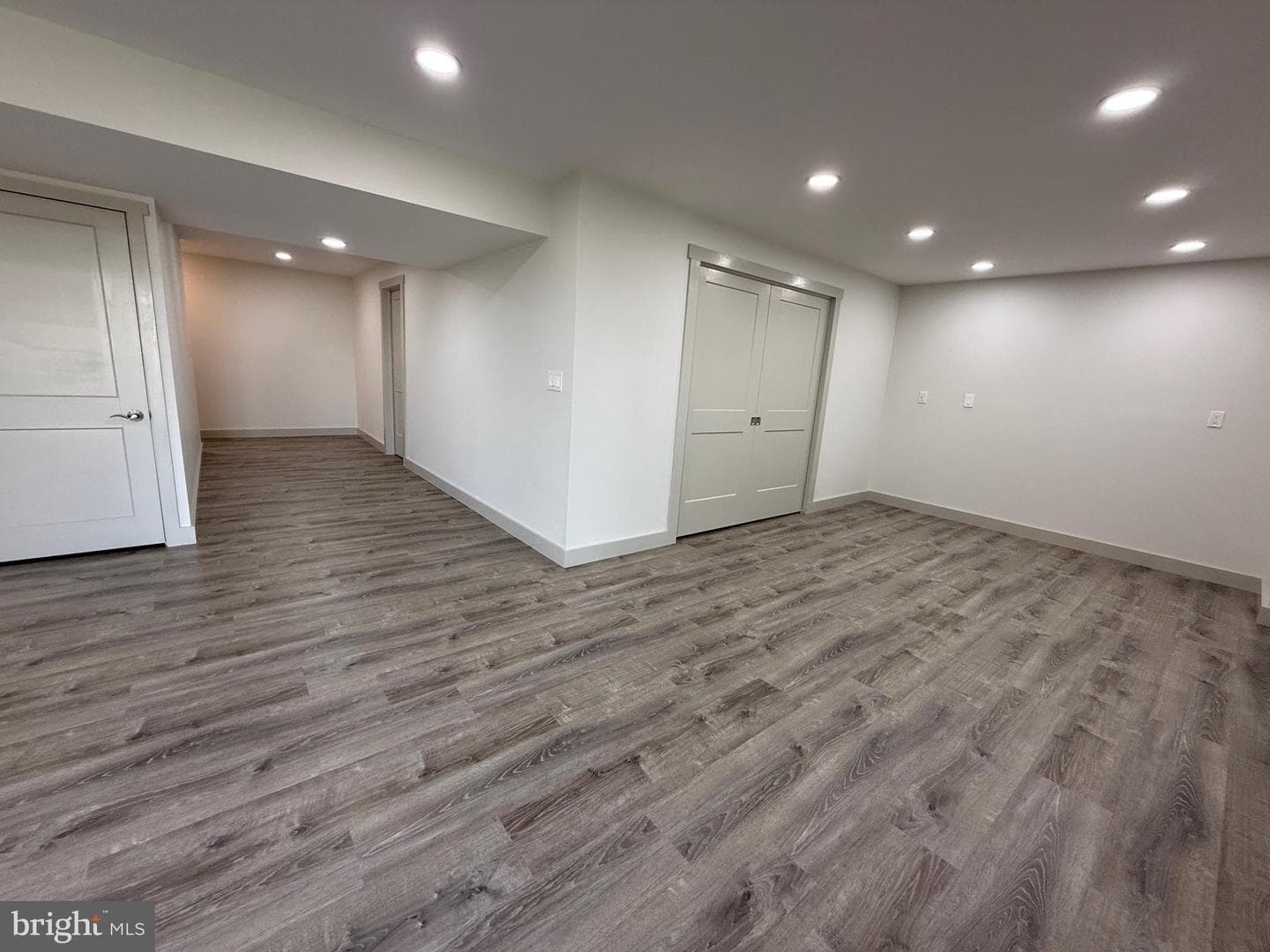 220 Pebble Drive photo 34