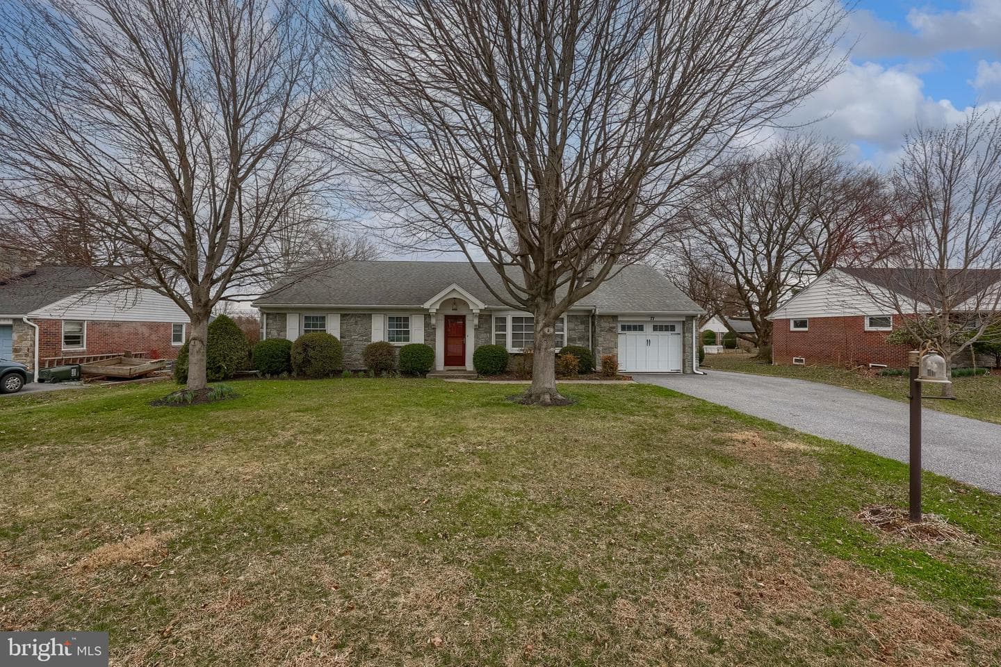 77 Highland Drive photo 3