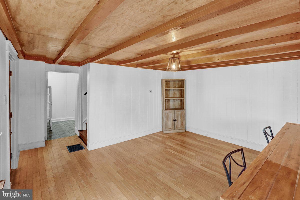 647 S Franklin Street photo 11