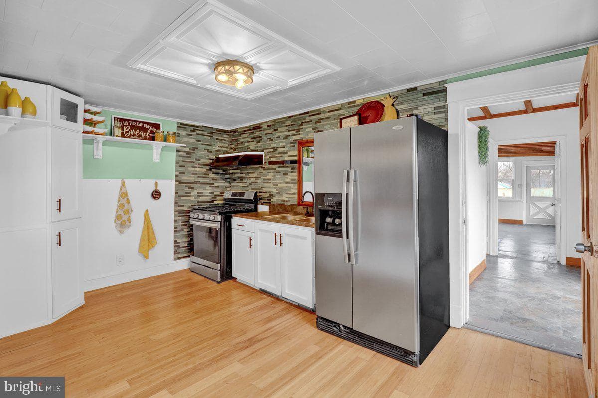 647 S Franklin Street photo 14