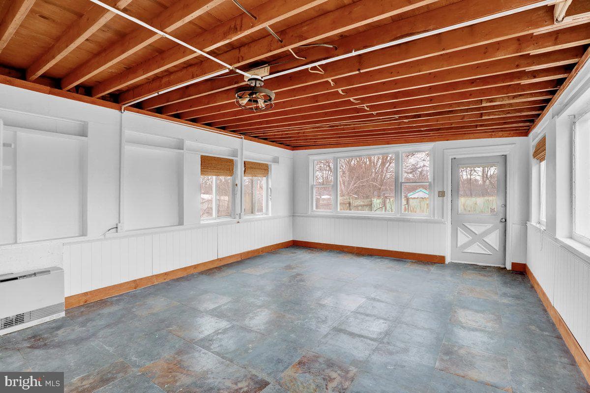 647 S Franklin Street photo 24