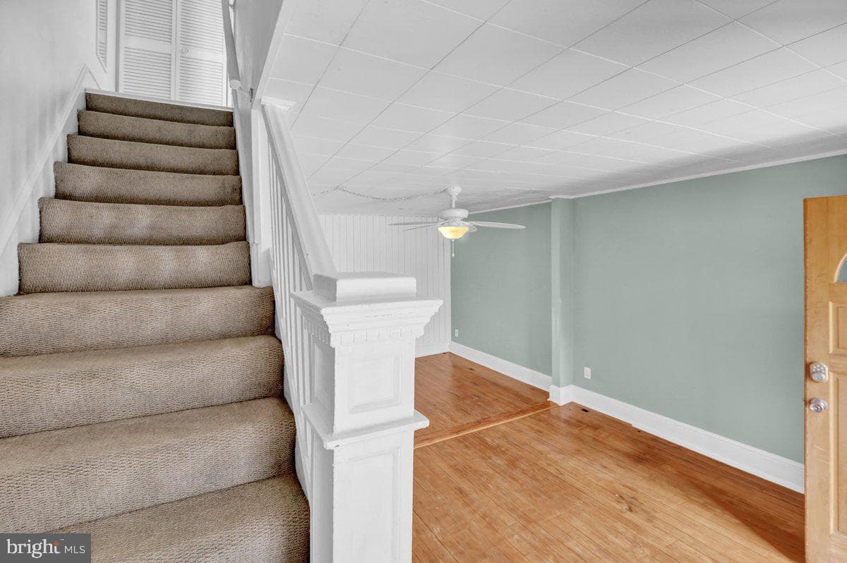 647 S Franklin Street photo 6
