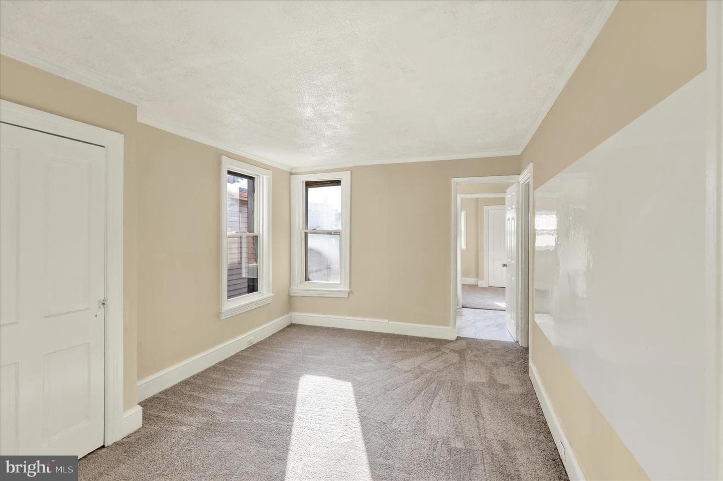 832 Houston Street photo 8