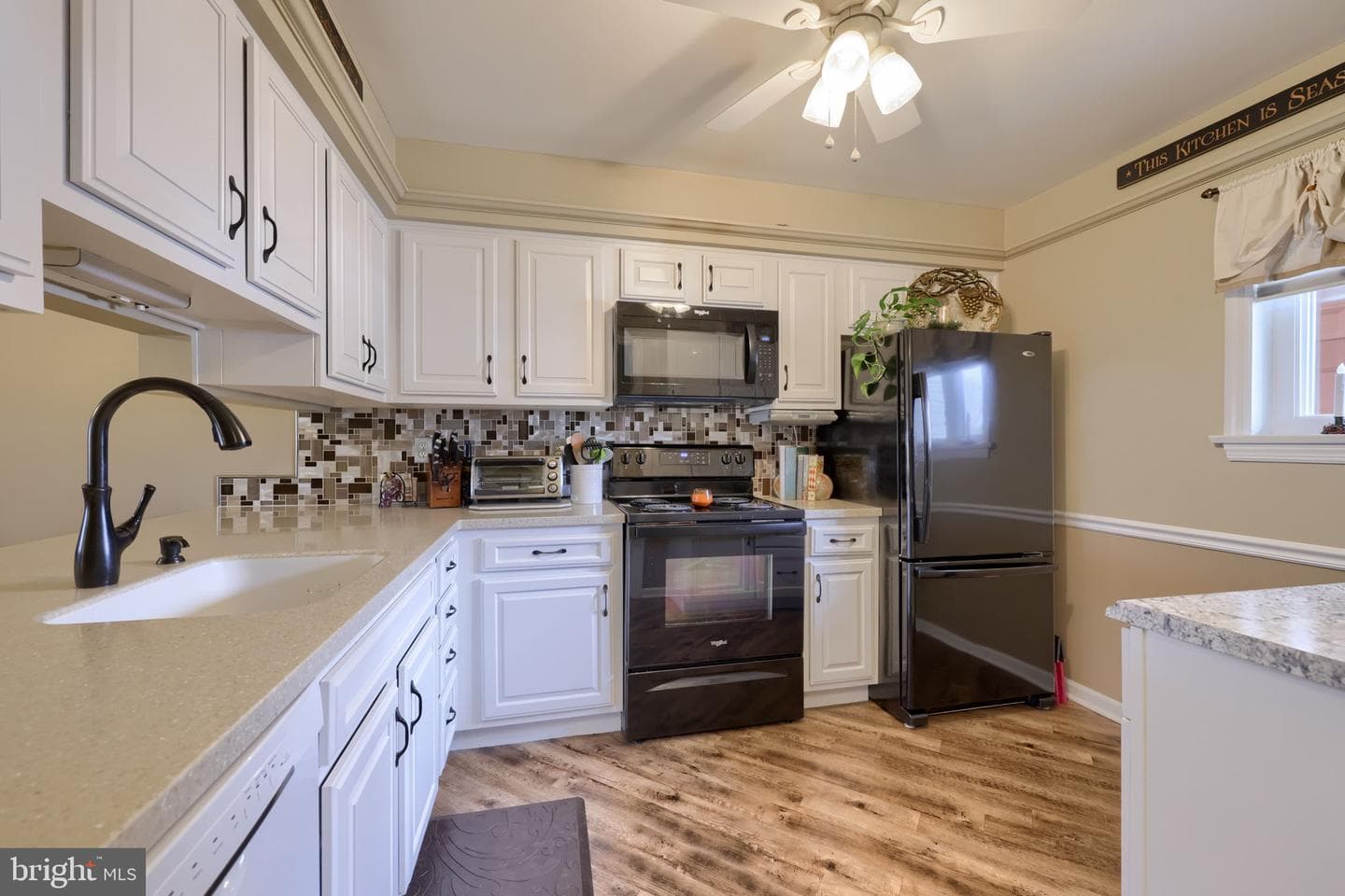 225 Black Oak Drive photo 4
