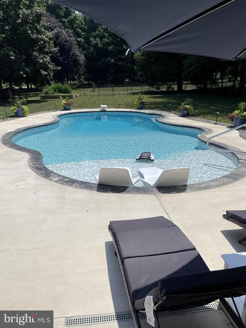 119 Saybrooke Drive photo 2